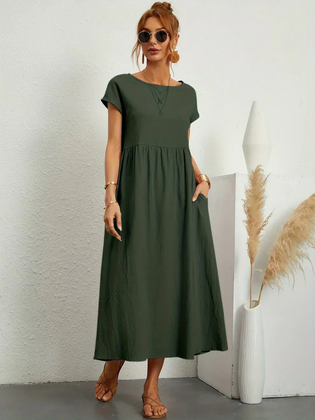 GABRIELLE | Midi šaty s elegantním designem 11
