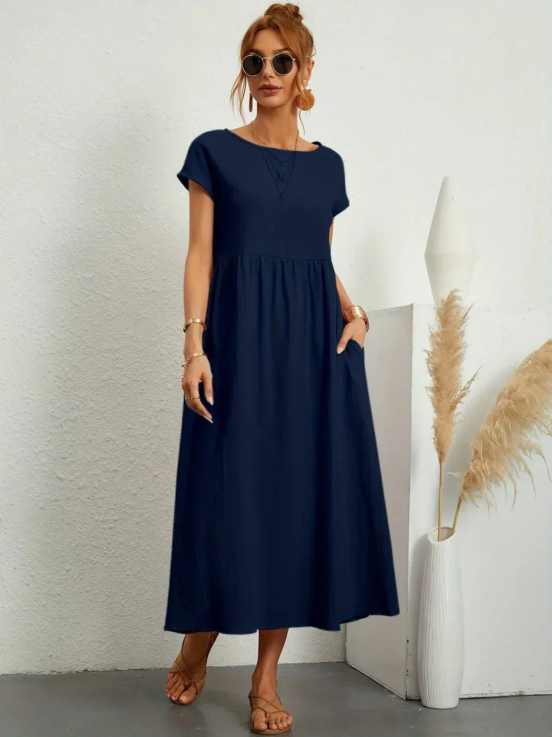 GABRIELLE | Midi šaty s elegantním designem 2