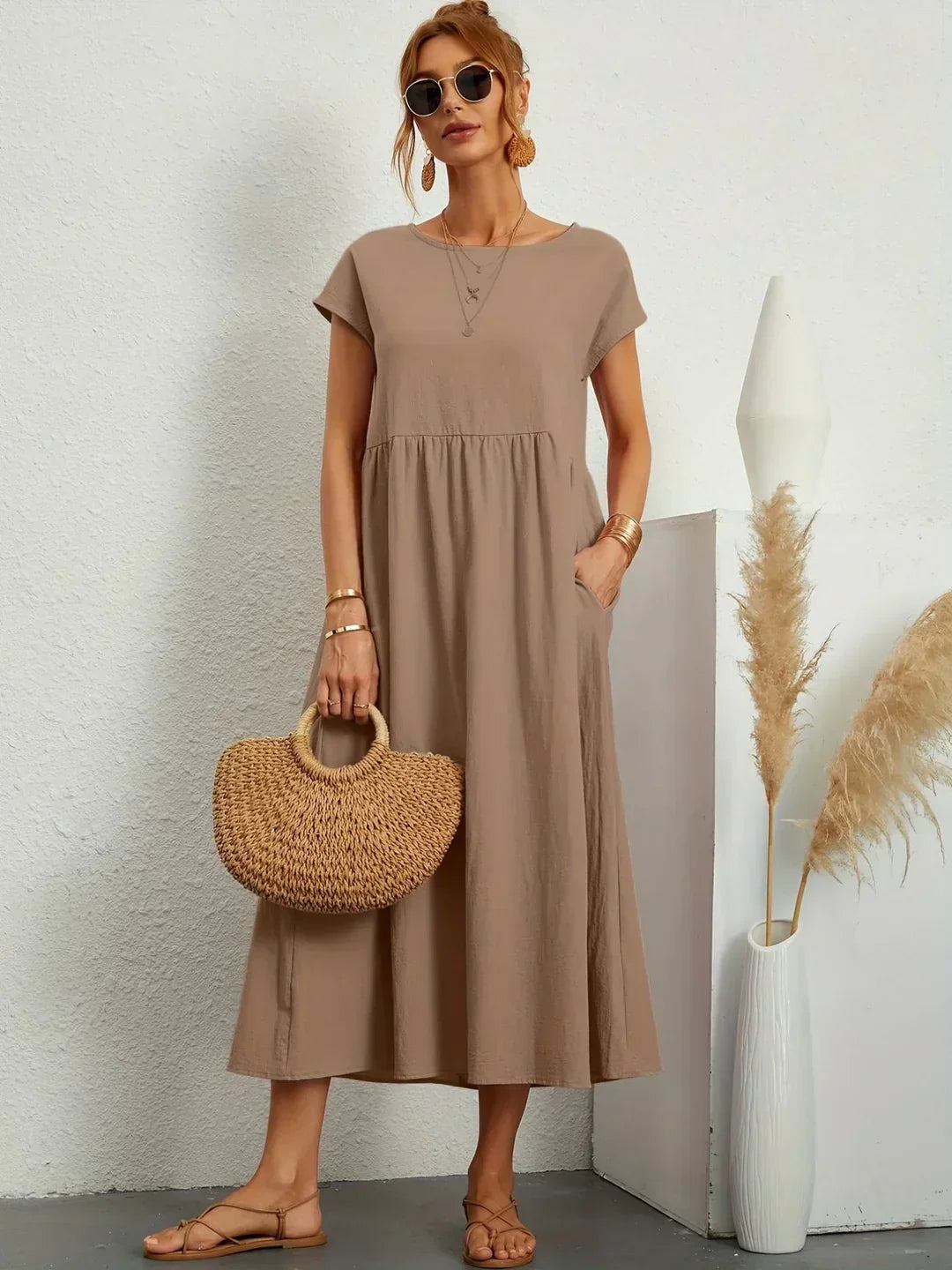 GABRIELLE | Midi šaty s elegantním designem 7