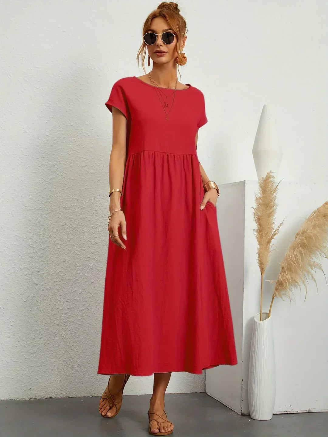 GABRIELLE | Midi šaty s elegantním designem 8