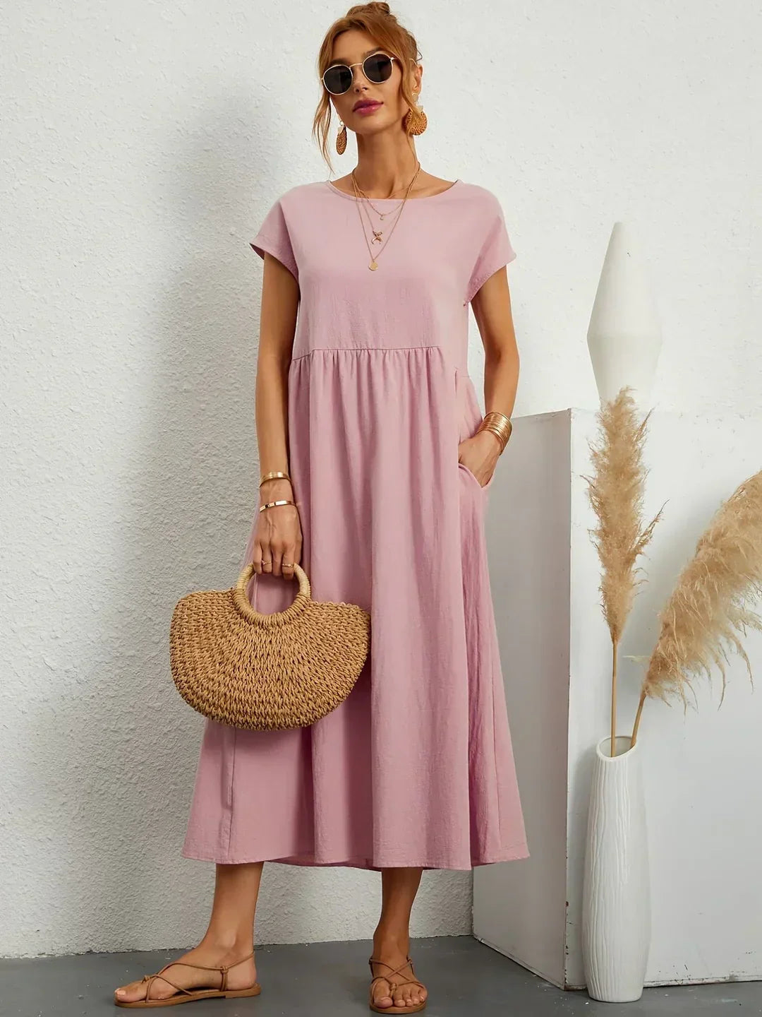 GABRIELLE | Midi šaty s elegantním designem 10