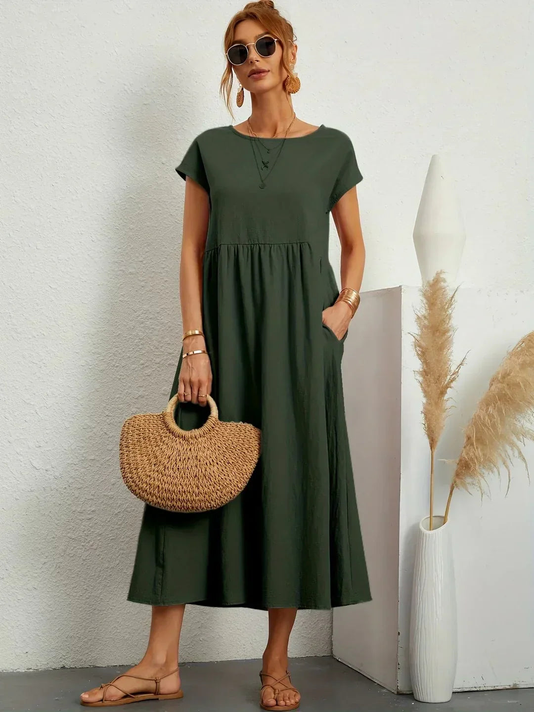 GABRIELLE | Midi šaty s elegantním designem 3